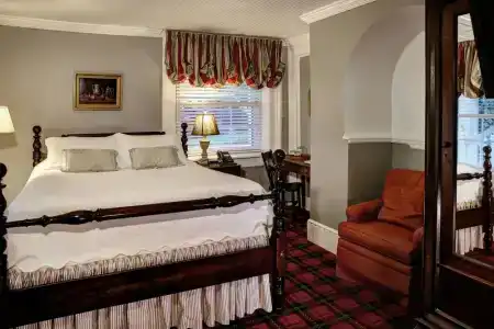 200 South Street Inn - 56