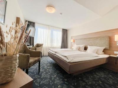 Hotel-Restaurant Vier Linden - 1