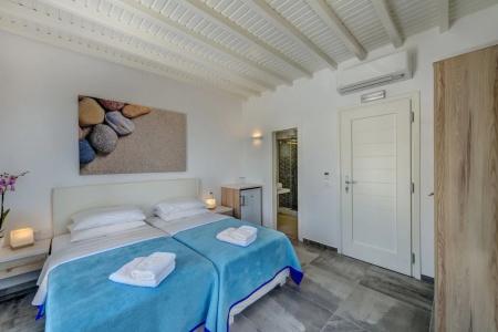 Makis Place - 31