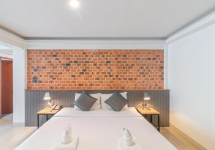 Old City Wall Inn - 211
