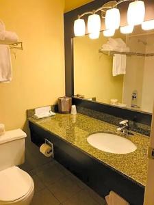 Anchor Inn and Suites - 26