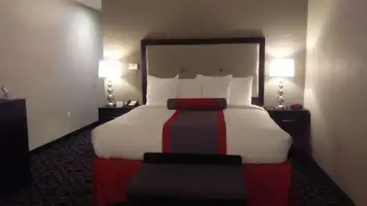 Best Western Plus Inn & Suites - 19