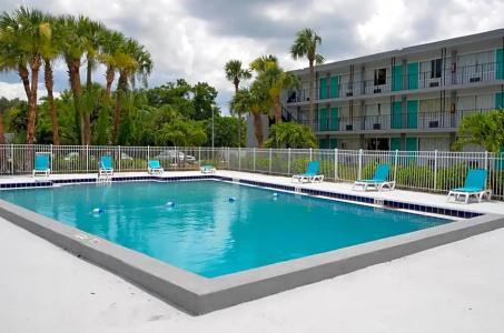 Altamonte Springs and Suites - 23
