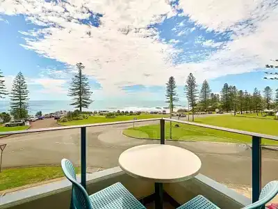 Rydges - 106