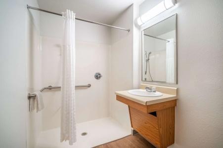 WoodSpring Suites - 24