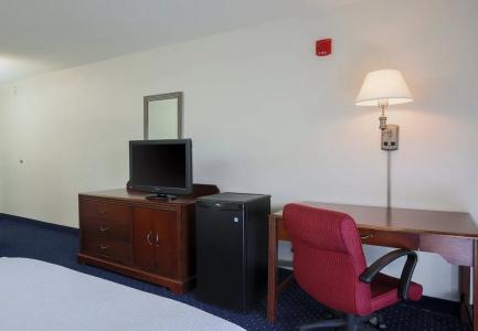 Courtyard by Marriott - 4