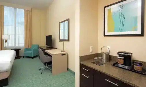 DoubleTree by Hilton Miami Doral - 18