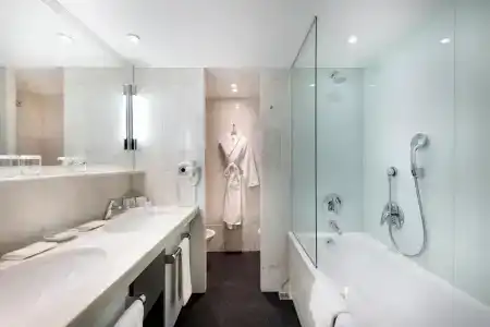 Crowne Plaza düSseldorf - Neuss, Ein Ihg - 73