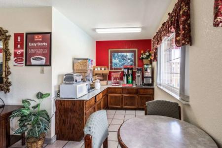 Econo Inn & Suites Sw - 23