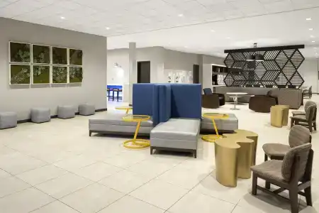 Glō Best Western Nashville Airport West - 1