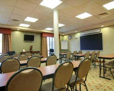 Comfort Suites West - 20