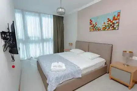 Season Suite Apart - 25