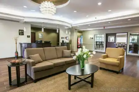 Restwell Inn & Suites I-45 North - 20
