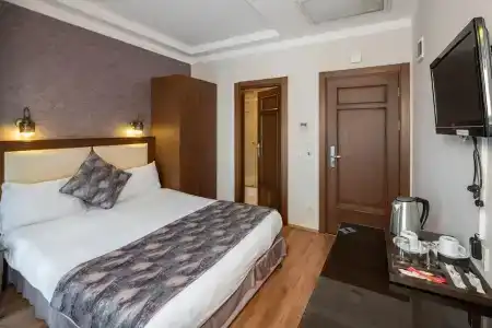 Aristocrat - 37