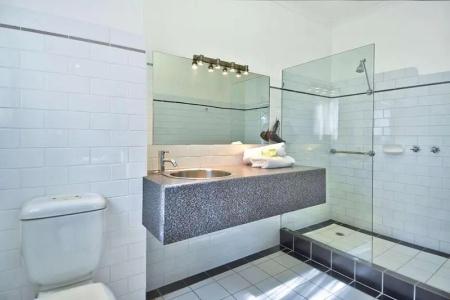 Best Western Motor Inn & Serviced - 48