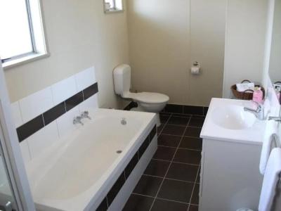 Scenicland Motels - 42