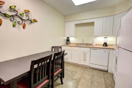 Grand Crowne by Capital Vacations - 30
