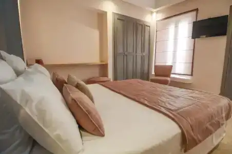 Riad Ayni - 26