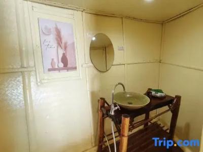 Paree Hut - 36
