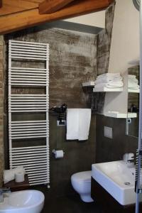 Red Wine Camere - 51