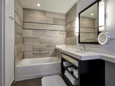 Loews Miami Beach - 14