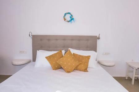 Thira's Dolphin - 117