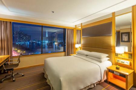 Renaissance Riverside Saigon - 39