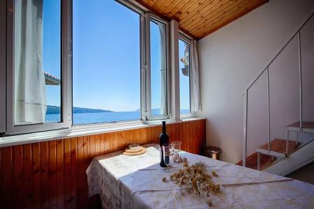Mira Sea Front Guesthouse - 29
