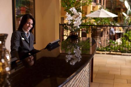 Embassy Suites - 20