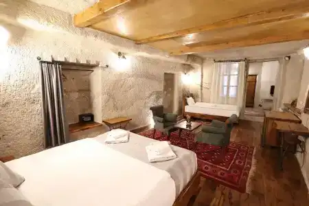 Sarnich Cave Suites - 68
