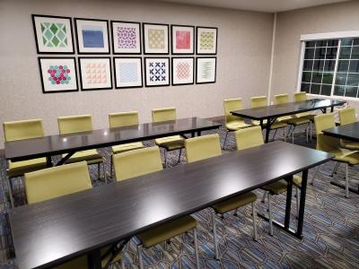 Holiday Inn Express & Suites, an IHG - 15