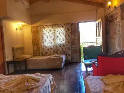 Parmis Boutique House - 2