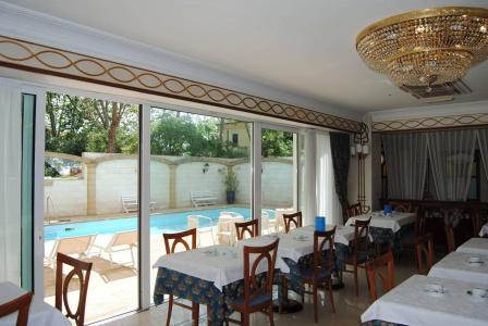 Capri & Residence - 8