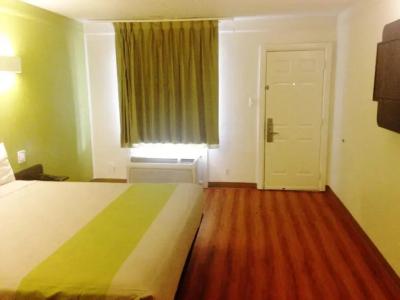 6-Austin, TX - Midtown - 15