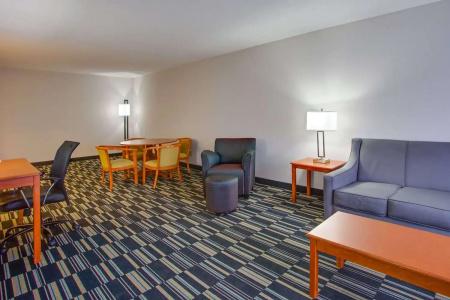Fairfield Inn & Suites by Marriott Virginia Beach/Norfolk Airport - 7