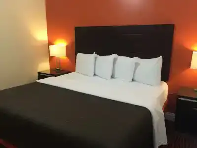 Convention Center Inn & Suites - 4