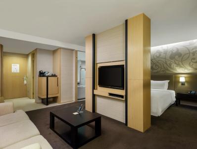 Four Points by Sheraton Bangkok, Sukhumvit 15 - SHA Certified - 15