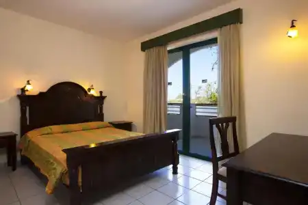 Trefon  and Family Suites - 83