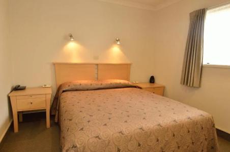 Senator Motor Inn - 12