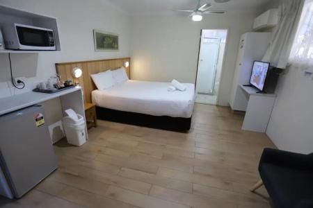 Reign Inn - 115