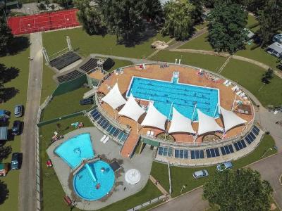 Happy Camp mobile homes in BalatonTourist Füred Camping & Bungalows - 5