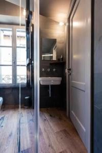 Tag Guest House - 12