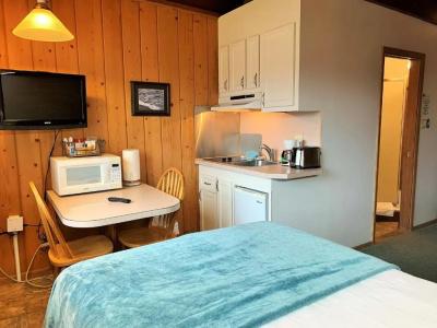 Breakers Boutique Inn - 143