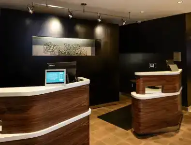 Courtyard by Marriott - 1