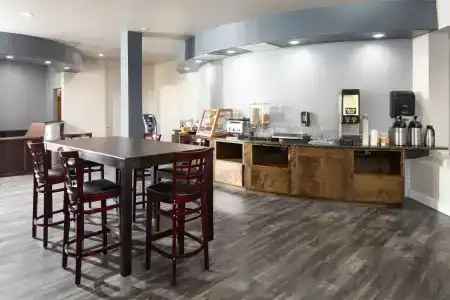Red Lion Inn & Suites Tucson Downtown - 12