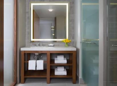 Kimpton Born, An Ihg - 50