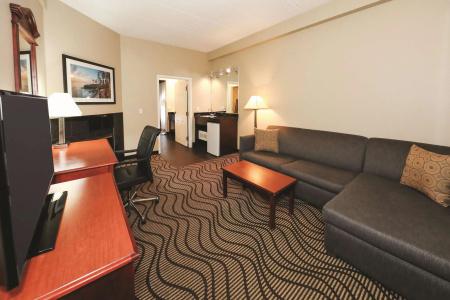 La Quinta Inn by Wyndham near Cedar Point - 10