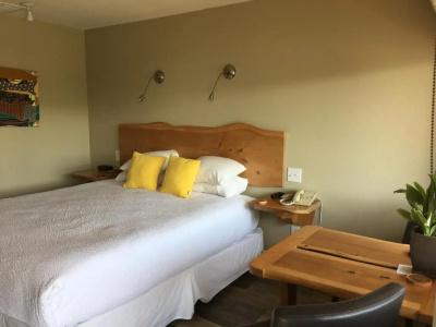 Cambria Shores Inn - 9
