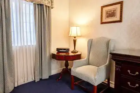 Red Coach Inn - 41