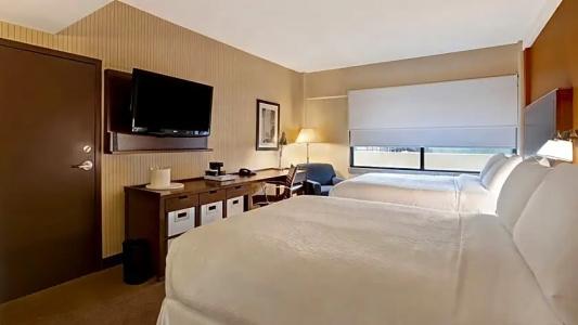 Four Points by Sheraton - 82